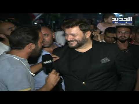 الفنان علاء زلزلي بين المتظاهرين في رياض الصلح