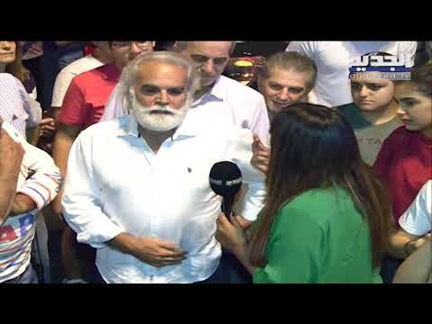 رفيق علي أحمد مع المتظاهرين في جل الديب