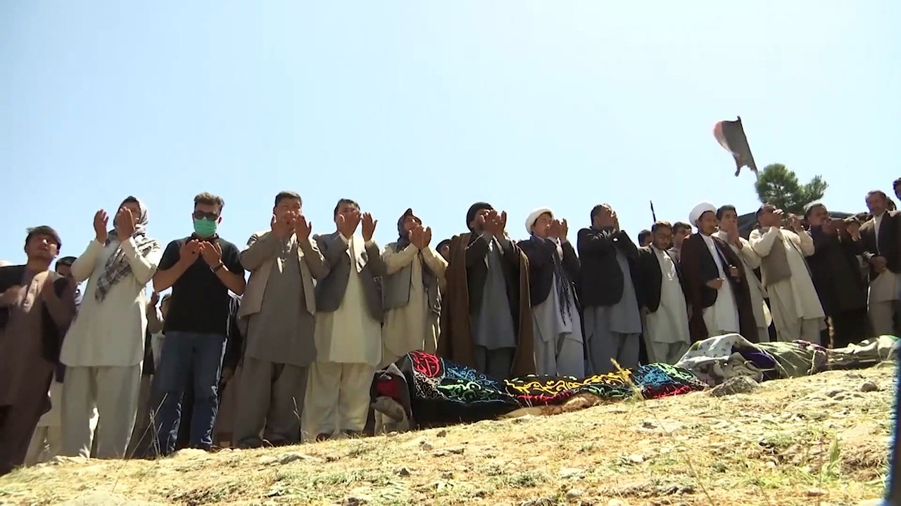 Afghanistan: Bei Explosionsserie getötete Mädchen beerdigt