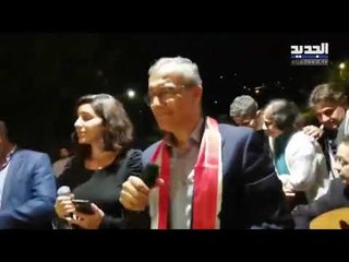 الفنان أحمد قعبور يغني في خيمة الحرية في البقاع