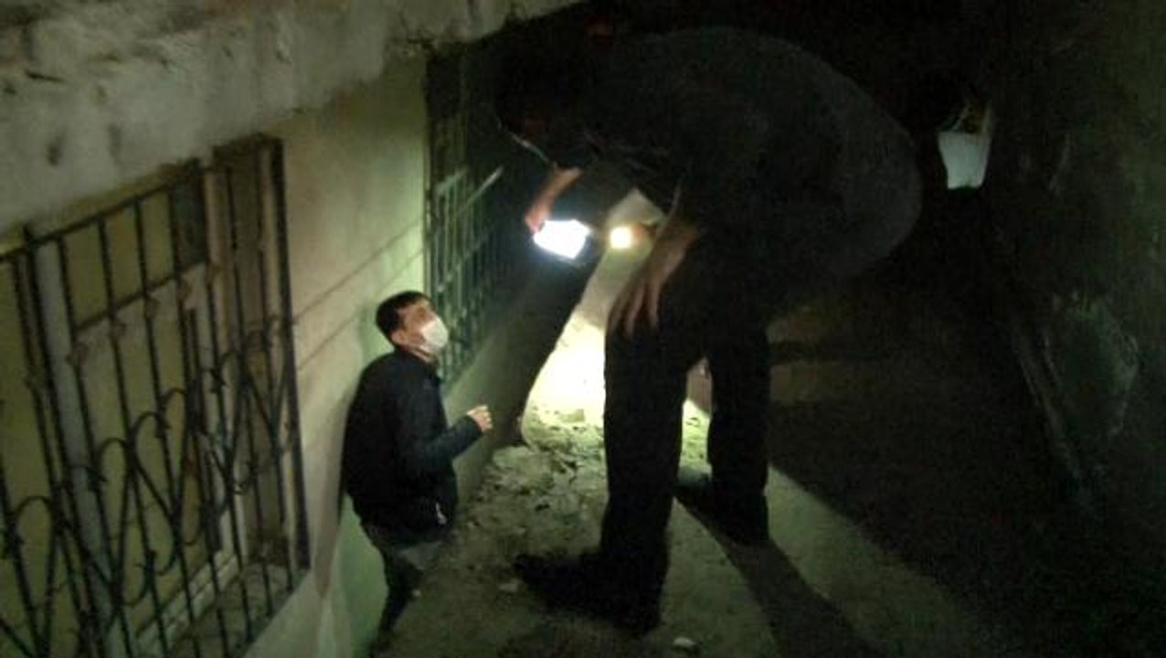 Son dakika haber! Bağcılar'da kumar baskın: Polisten kaçmak için kömürlüğe saklandı