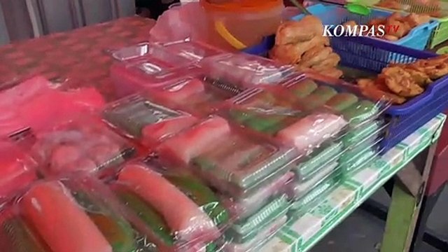 Pisang Ijo & Dadar, Menu Andalan Berbuka Puasa Warga Makassar