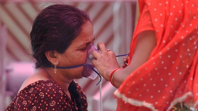 LOC issued against Navneet Kalra in hoarding case