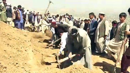 Afghanistan : le deuil après l'attaque meurtrière de samedi