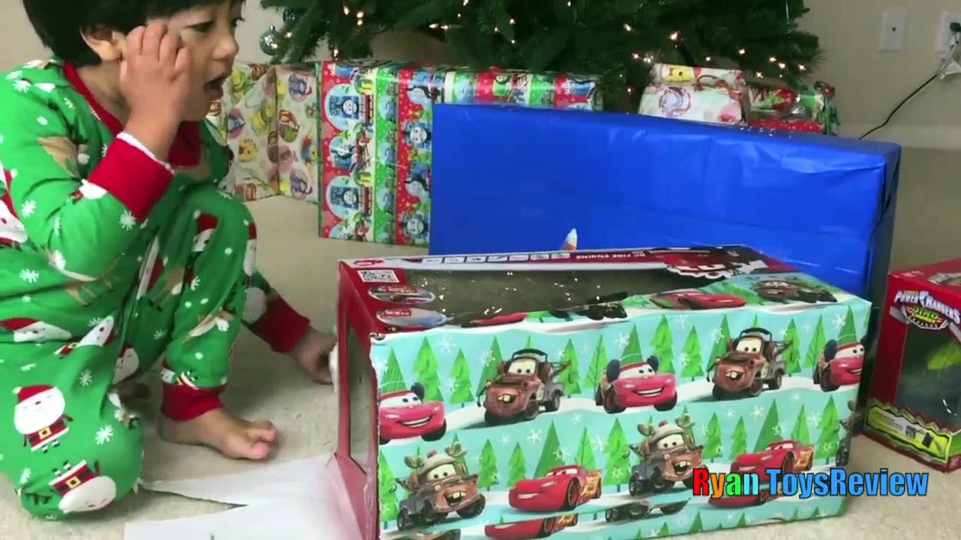 Christmas Morning 2015 Opening Presents Surprise Toys Ryan Toysreview -  video Dailymotion