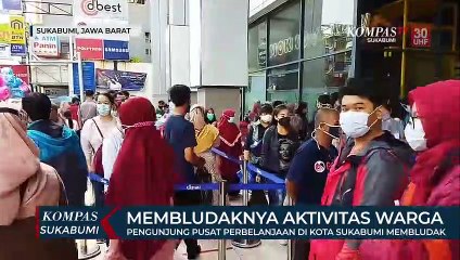 Pengunjung Pusat Perbelanjaan Di Kota Sukabumi Membludak