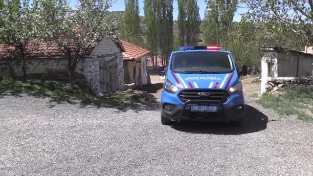 Son dakika haberi... Jandarma ekipleri köyde yaşayan çocukları bayram öncesi sevindirdi