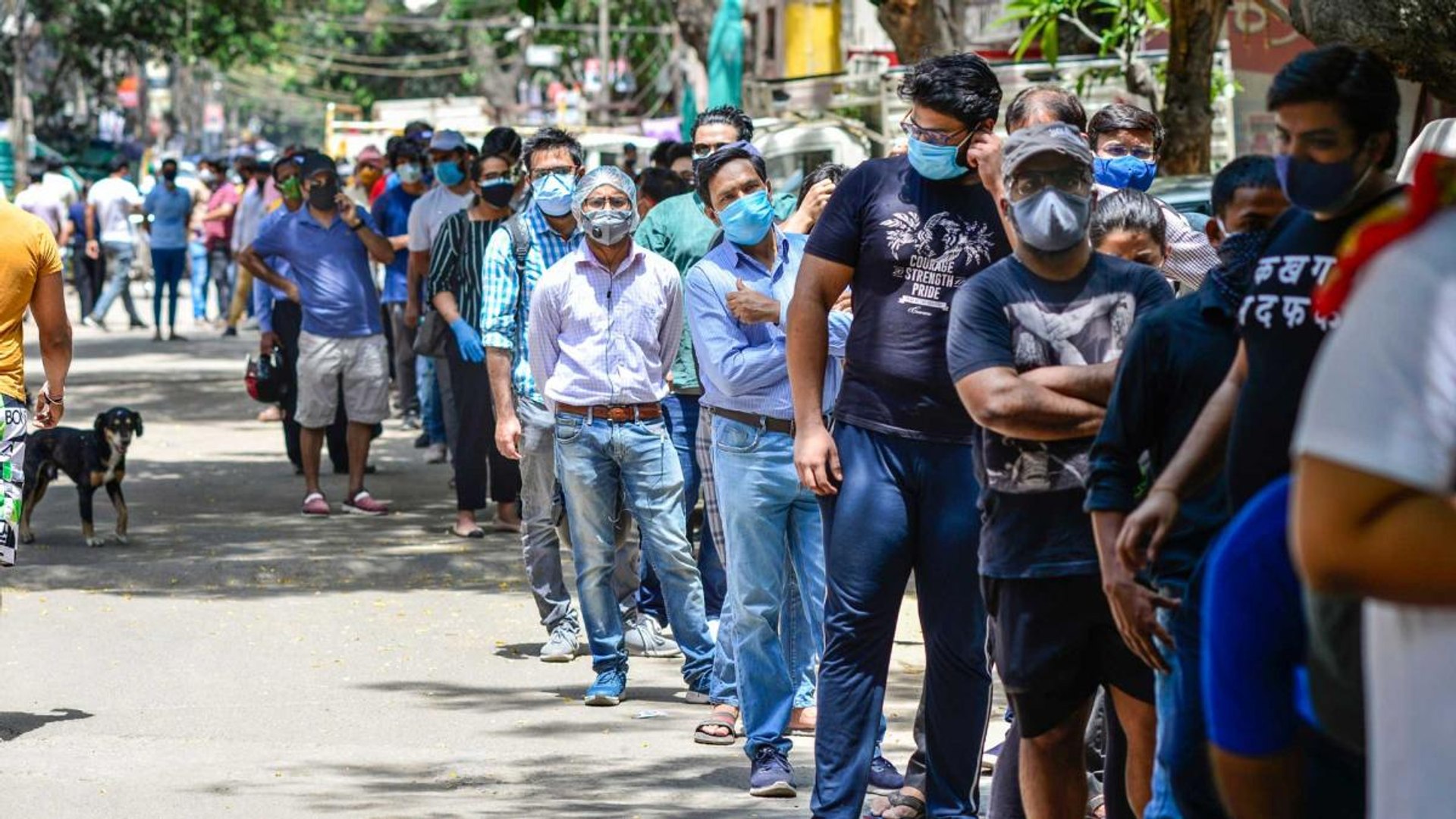 Ghaziabad: Long queues outside covid vaccination centres - video Dailymotion
