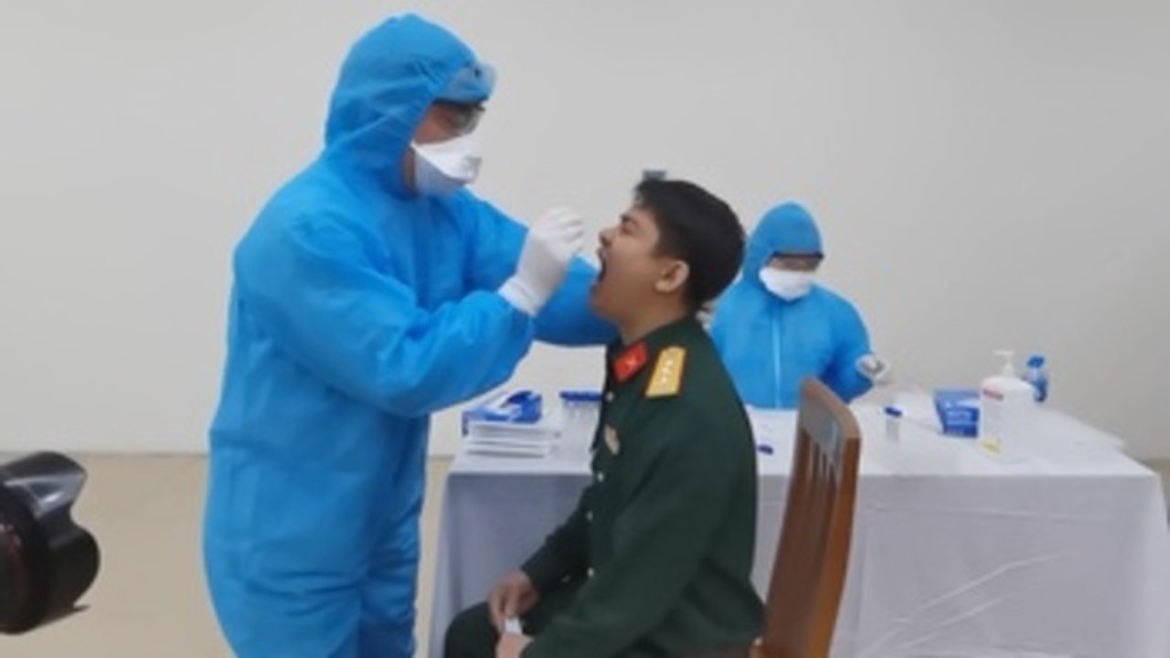 Vietnam aumenta las restricciones ante su peor rebrote de coronavirus