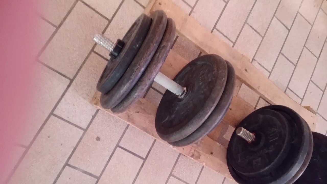 wheelbarrow  carry