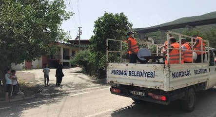 NURDAĞI'NDA SOKAĞA ÇIKAMAYANLARA DAVUL VE ZURNALI EĞLENCE