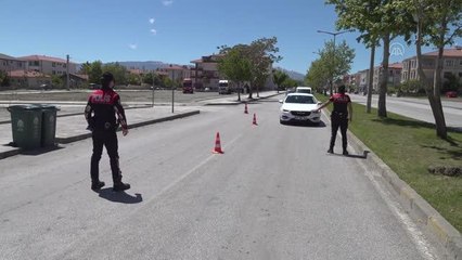 "Tam kapanma" tedbirlerine uymayan 66 kişiye para cezası