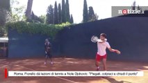 Roma, Fiorello dà lezioni di tennis a Nole Djokovic: 