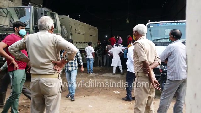 Indian Army Truck loaded with Oxygen cylinders arrives in Meerut, for hospitals and patient relief