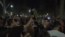 Barcelone: des centaines de fêtards profitent de la fin du couvre-feu, le gouvernement appelle à la 
