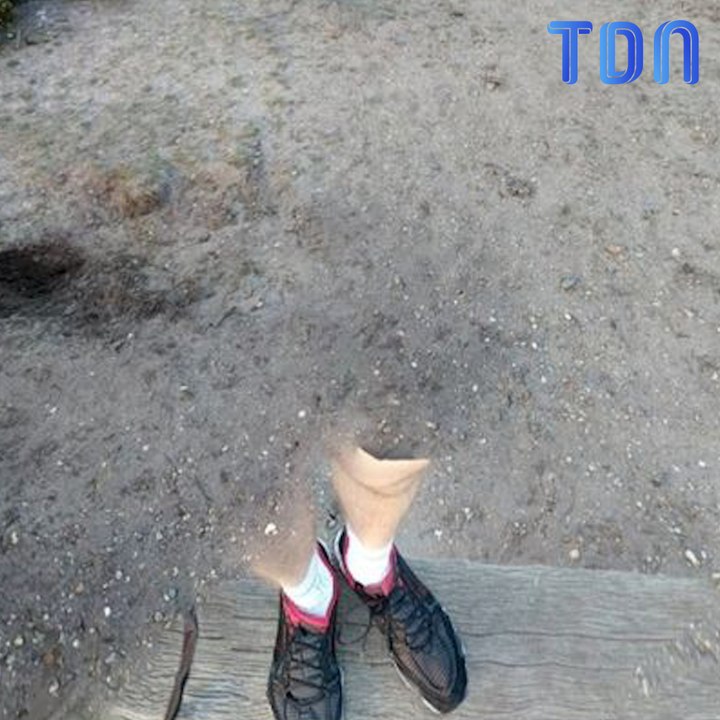 Il se balade sur Google Street View et tombe sur 2 jambes... il va retrouver les propriétaires de ces dernières