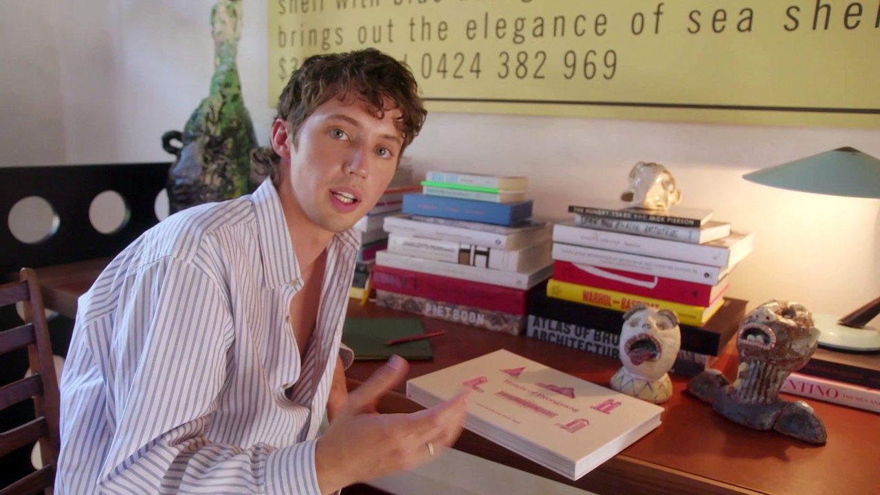 Le chanteur Troye Sivan nous ouvre les portes de sa maison à Melbourne