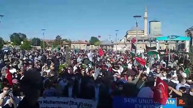 Konya’da yüzlerce kişi tam kapanmaya rağmen Kudüs için toplandı