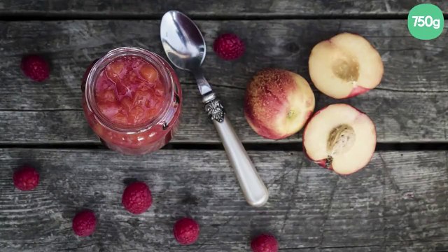 Confiture de pêches et framboises