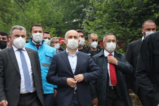 BAKAN KARAİSMAİLOĞLU'NDAN İKİZDERE AÇIKLAMASI 10 AĞAÇ ETKİLENECEKSE YERİNE 100 AĞAÇ EKECEĞİZ