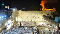 İsrail bir kez daha Mescid-i Aksa'da cemaate saldırdı