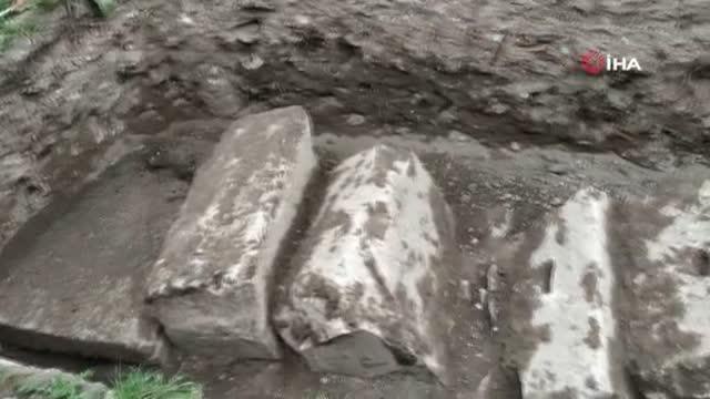 Aizanoi Antik Kenti'ndeki kazılarda agoranın giriş kapısına ulaşıldı
