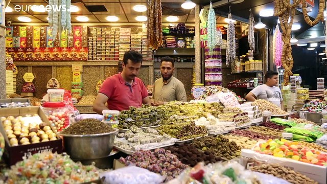 شاهد: عيد الفطر يهل على العراقيين مصحوباً بحظرٍ للتجوال بسبب كورونا