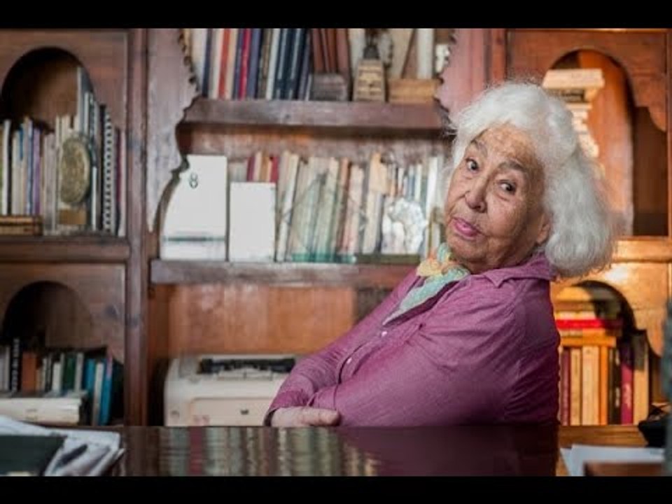 أجرأ مواقف نوال السعداوي ..أسمت نفسها "بنت الله" وهاجمت الحجاب ولم تؤمن بالموت وهذا آخر ظهور لها