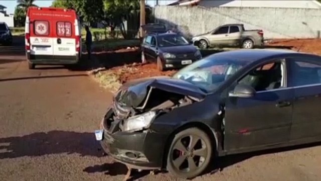Forte colisão entre carros é registrada no Bairro Pioneiros Catarinenses