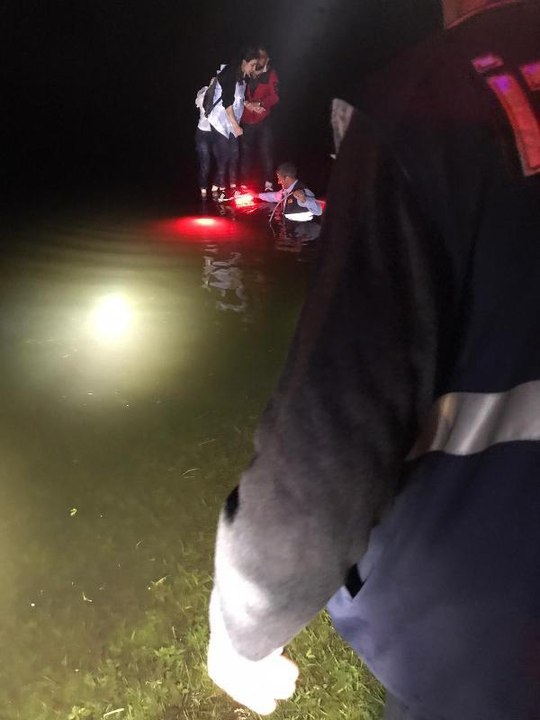 Kars baraj gölüne düşen araçtaki 3 kişi kurtarıldı