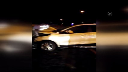 MUŞ - Kamyonet ile otomobil çarpıştı: 1 ölü, 4 yaralı