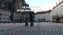 En hommage aux victimes du Covid, 30.000 bougies ont été allumées à Prague