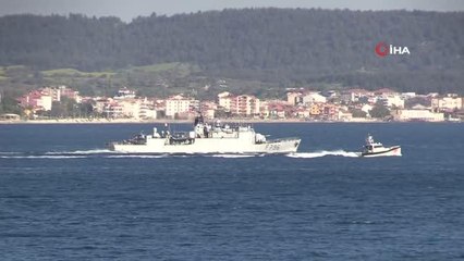 Fransız savaş gemisi Çanakkale Boğazı'ndan geçti