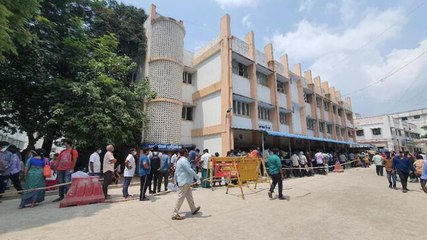 Ground Report | Serpentine queues outside Chennai's Kilpauk Medical Hospital to buy Remdesivir