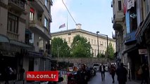 İngiltere Başkonsolosluğu'nda bayraklar yarıya indirildi