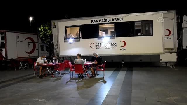 Eski milli Futbolcu Tuncay Şanlı, Türk Kızılay'ın kan bağışı kampanyasına destek verdi