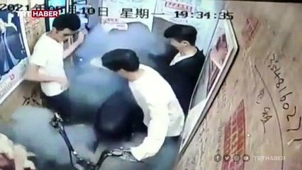 Elektrikli motosiklet asansörde alev aldı