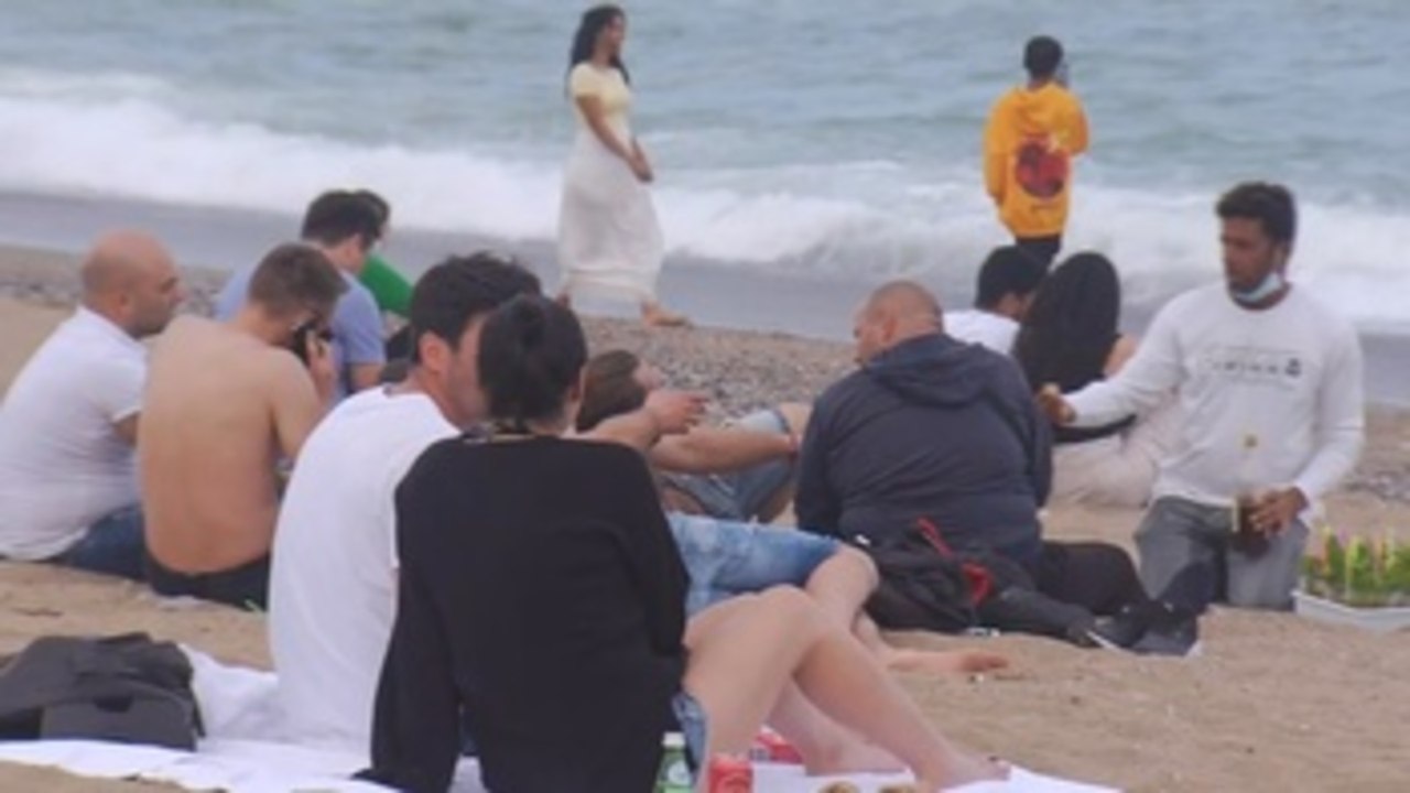 España debate cómo mantener restricciones tras el fin del estado de alarma