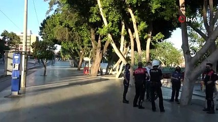 Maske takmamakta direnen turist gözaltına alındı