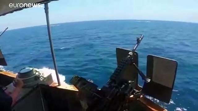 الحرس الثوري يحذر البحرية الأمريكية بعد تصرف وصفه بـ غير المسؤول