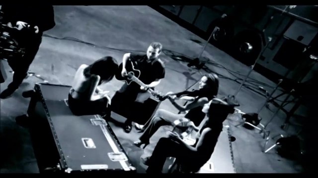 THE CORRS —RUNAWAY— (Remix) [BEST OF THE CORRS – THE VIDEOS]