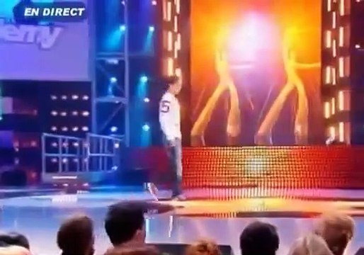Grégory Lemarchal et Céline Dion chantent en duo Sous le vent dans Star Academy
