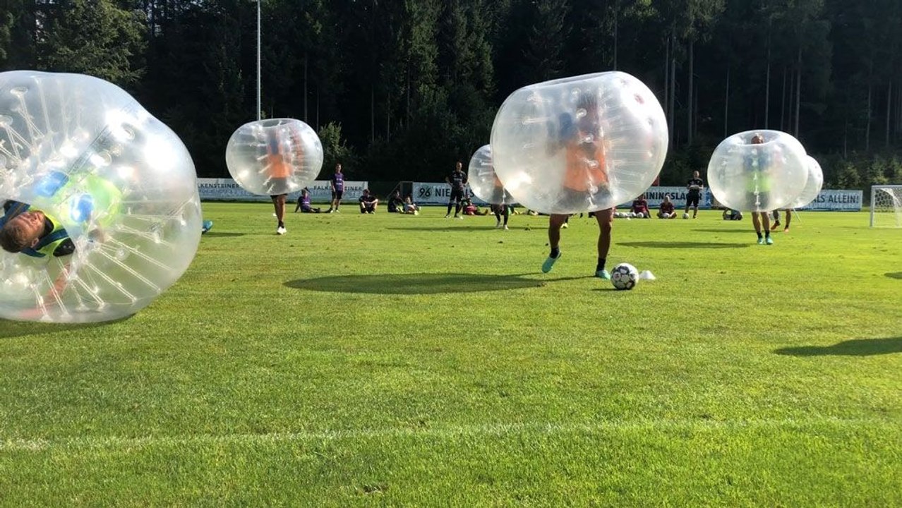 Bubble-Soccer, Fußball-Darts - 96 mit Spaß zum Erfolg