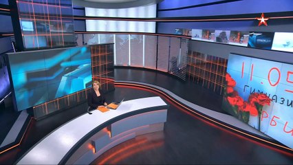 моргает глазами и молчит