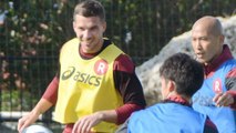 Vor J-League-Start: Deutsche Unterstützung für Podolski