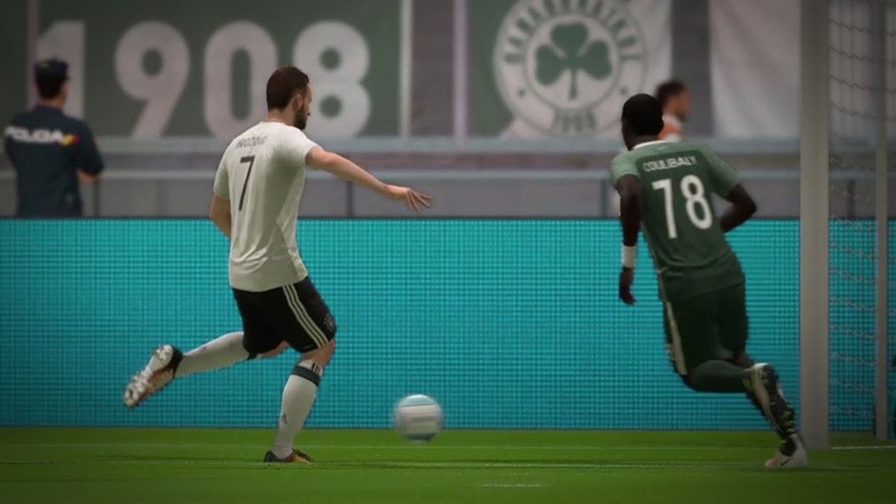 FIFA 18: So geht die flache Flanke