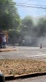 Corpo de Bombeiros controlam fogo em veículo na rua Marabá