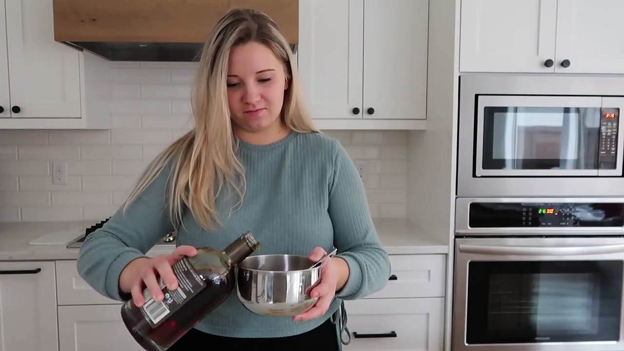 Vegan Cinnamon Roll Cookies!| Easy Recipe By Arielle Lorre - The Blonde Files Podcast