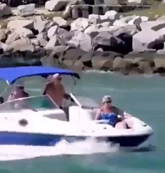 Elle voulait bronzer sur le bateau, elle va vite le regretter