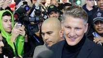 Schweinsteiger begeistert empfangen - Fans üben Namen